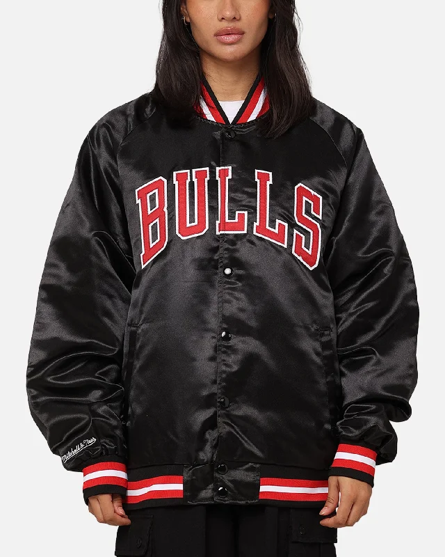 Mitchell & Ness Chicago Bulls Lightweight Satin Jacket Black Notch Collar Jacket Peter Pan Collar Jacket Cowl Neck Jacket Mitchell & Ness Chicago Bulls Lightweight Satin Jacket Black Notch Collar Jacket Peter Pan Collar Jacket Cowl Neck Jacket