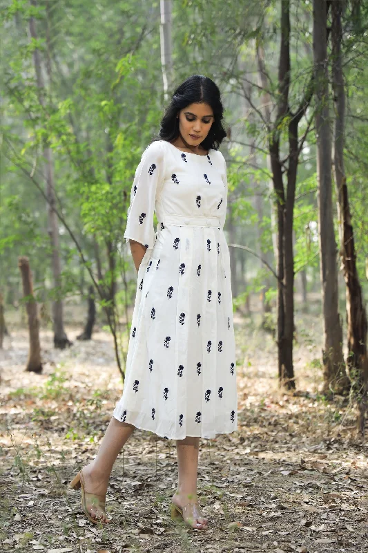 WHITE EMBROIDERED SUMMER DRESS